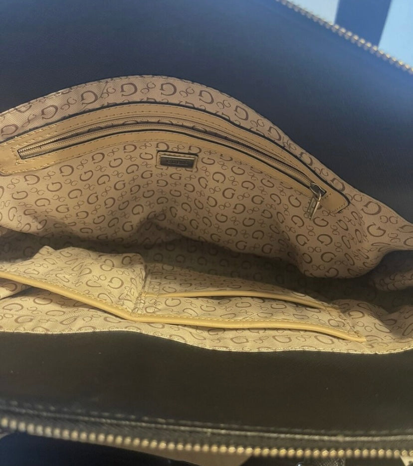 Guess Black Leather Silver Triangle Pattern Crossbody /Shoulder And Tote Purse