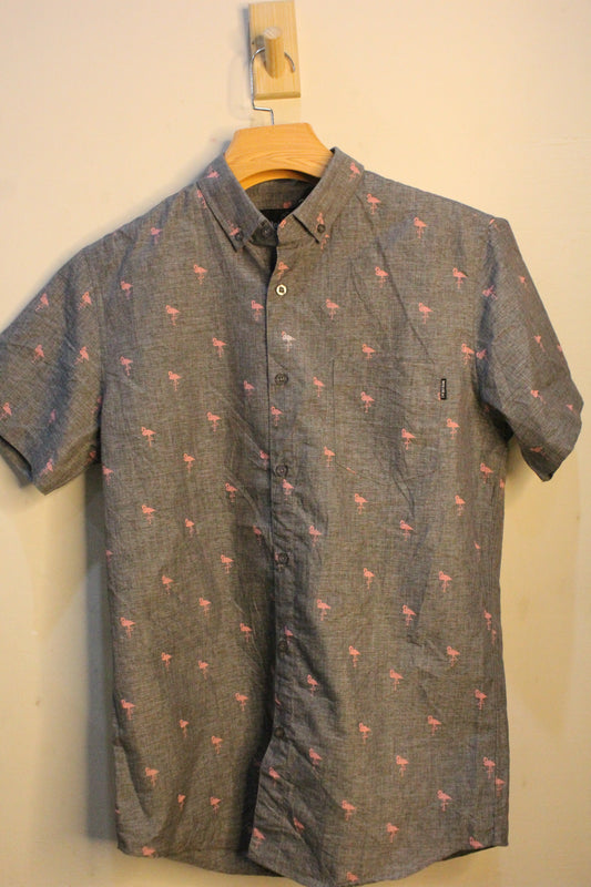 Preowned Men's "Molokai" Surf Co. Short Sleeve Shirt..XL..Grey/Pink..Very Nice