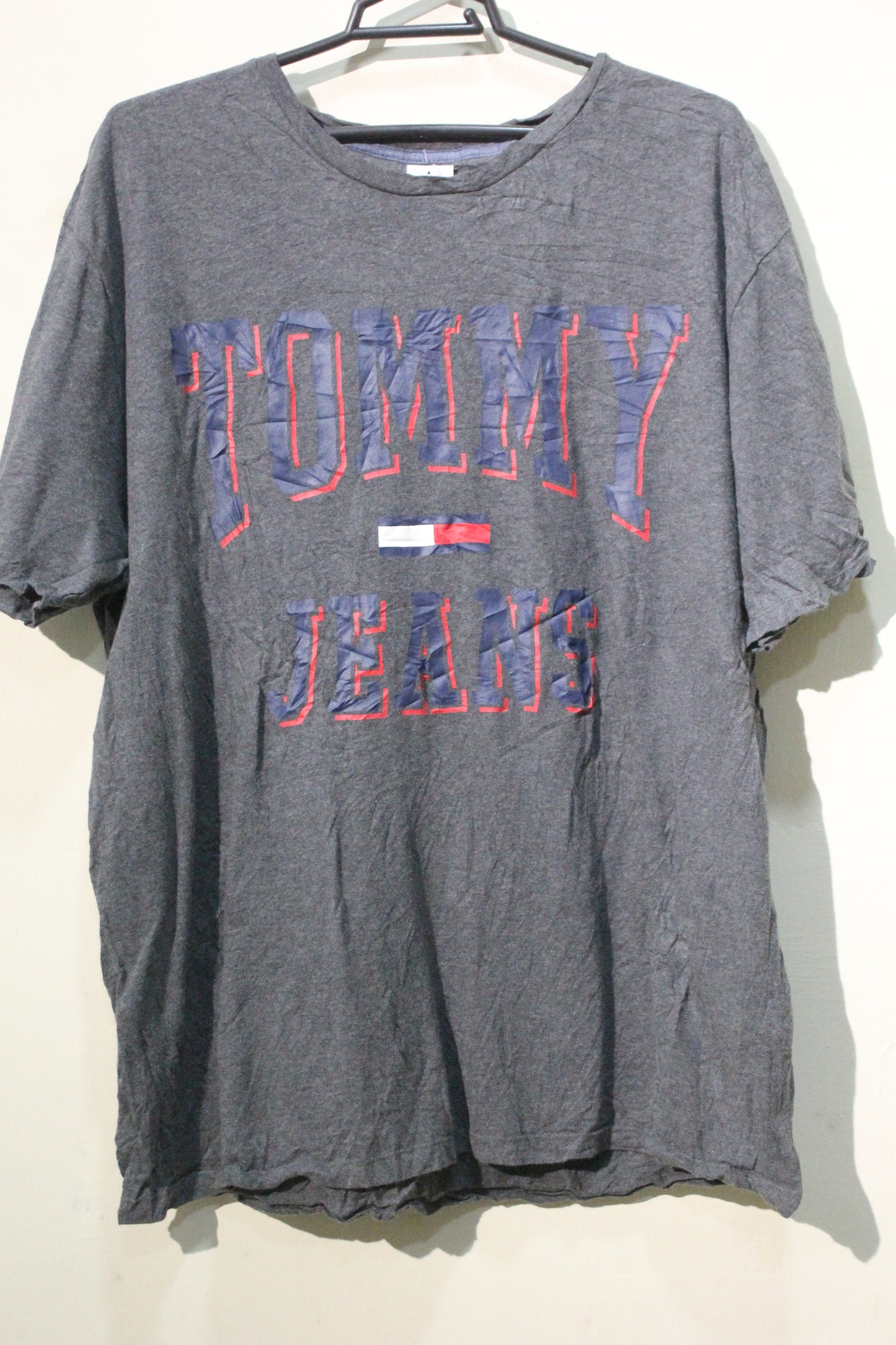 Tommy Hilfiger Men's Navy T-shirt