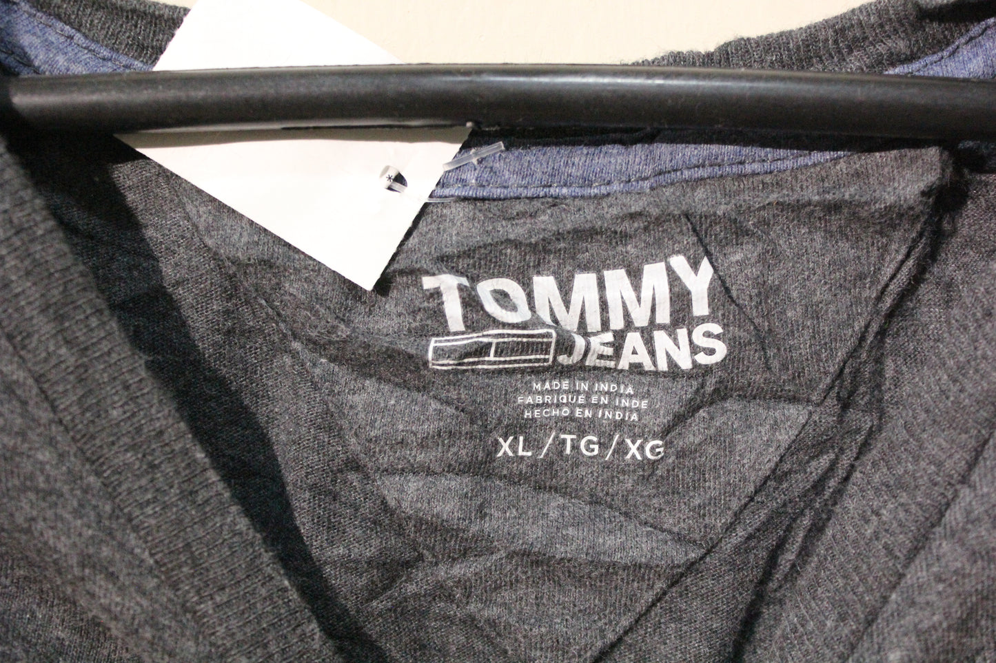 Tommy Hilfiger Men's Navy T-shirt