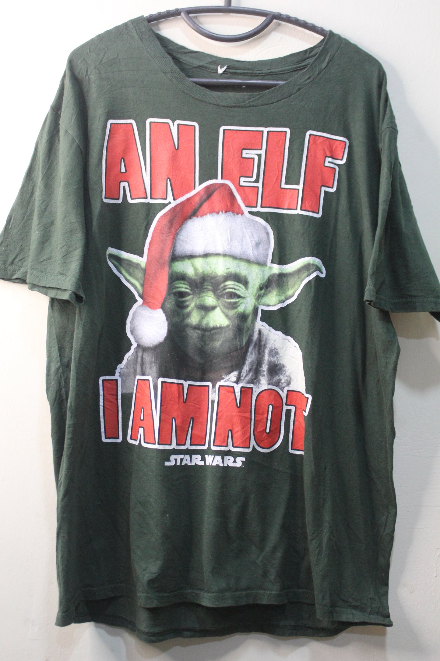 Star Wars Green Yoda An Elf I Am Not Christmas T-Shirt Size M