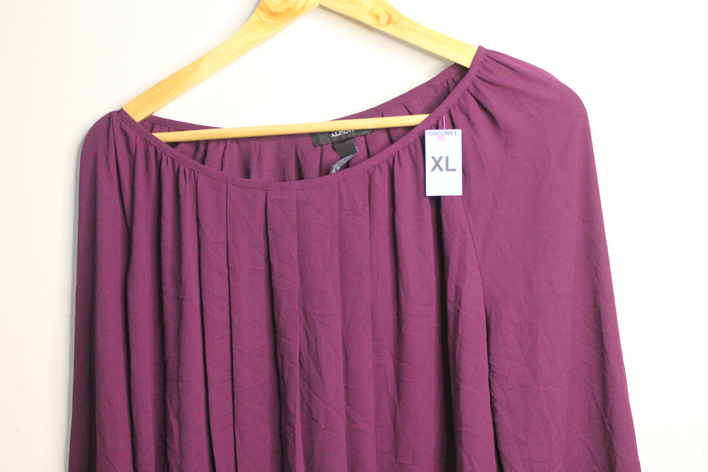 Alfani Blouse Size 10 Burgundy Bedazzled Cuffs Round Neck Top Party Festive